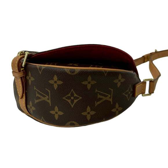 LOUIS VUITTON Authentic Brown Monogram Leather Pochette Shoulder Bag